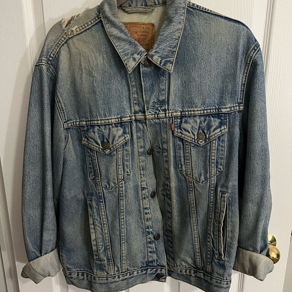 Levi’s distressed oversized denim jacket - Picture 1 of 3